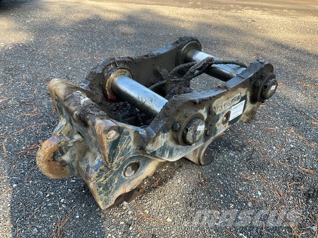 Hyundai EQD45 Grapples