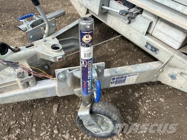 Ifor Williams  Car carrier