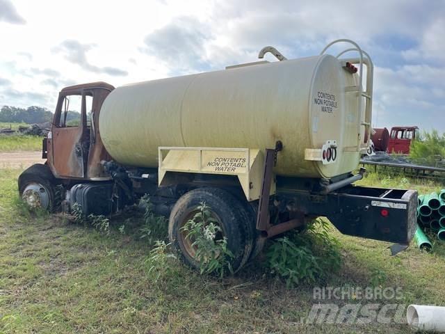 International  Water bowser