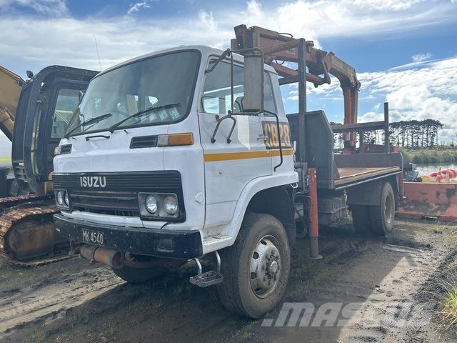 Isuzu  Truck mounted cranes
