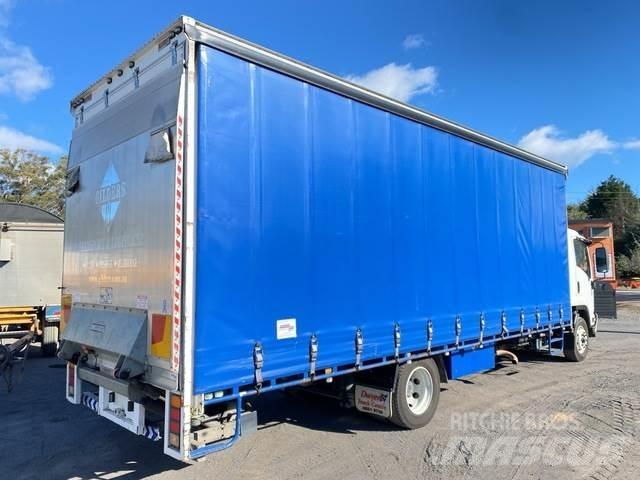 Isuzu FSD 850 Curtain sider trucks