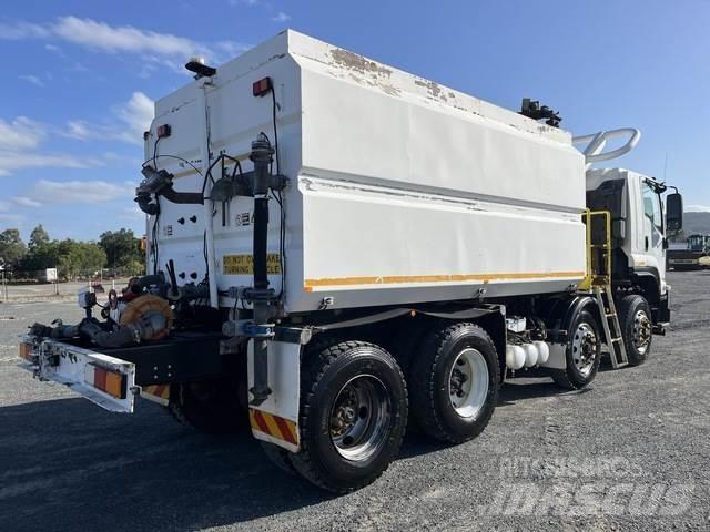 Isuzu FVH2000 Water bowser