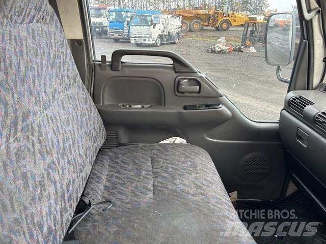 Isuzu NKR300s Other