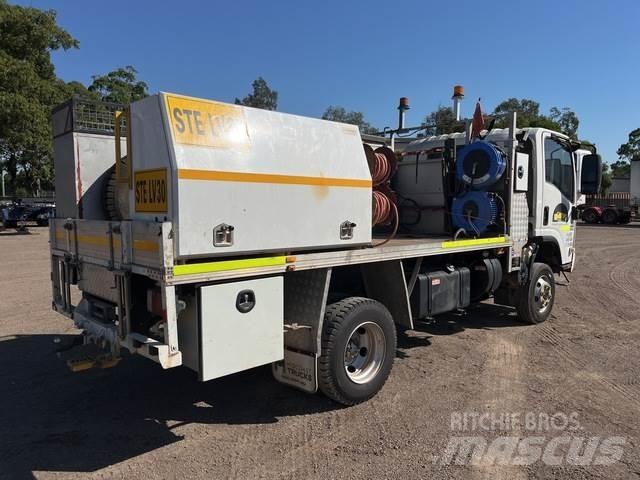 Isuzu NPS 300 Flatbed / Dropside trucks