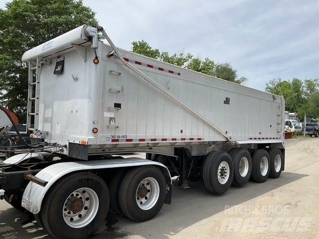  J & J Tipper trailers