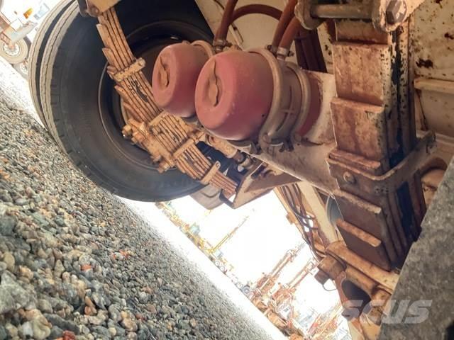  J & M Pace Low loaders