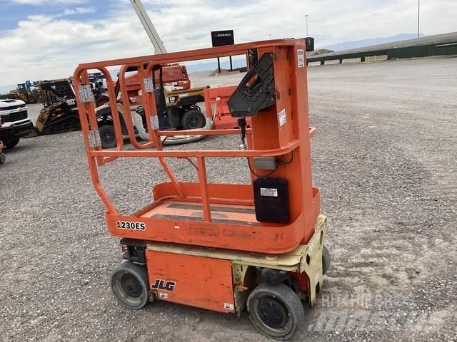 JLG 1230ES Used Personnel lifts and access elevators