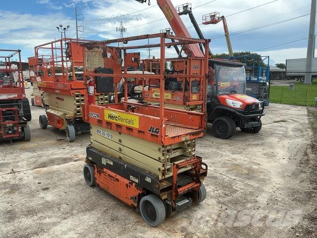 JLG 1932R Scissor lifts