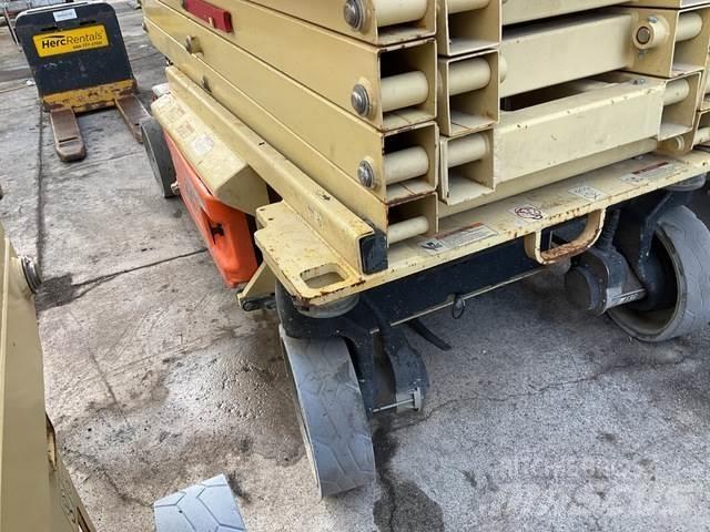 JLG 2646ES Scissor lifts