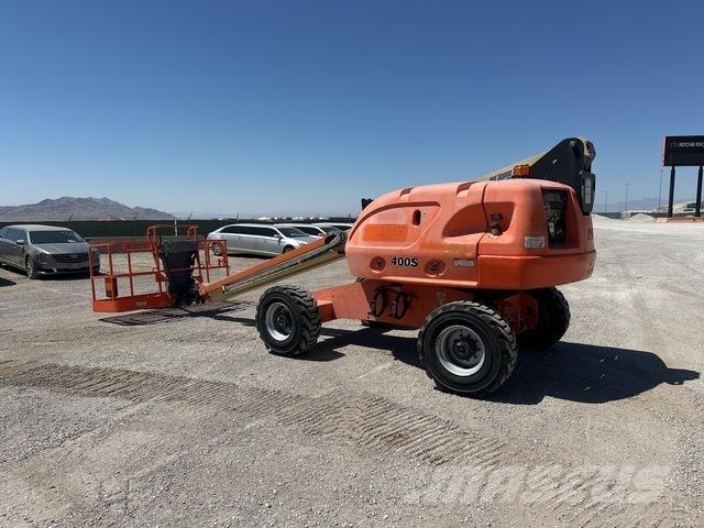 JLG 400S Telescopic boom lifts