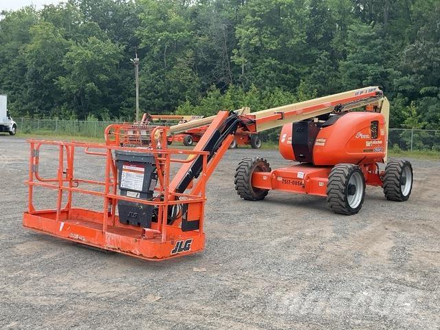 JLG 600AJ Articulated boom lifts