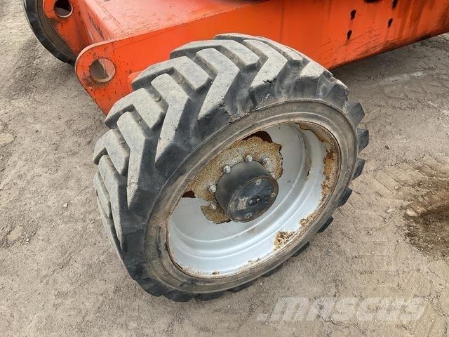 JLG 600AJ Articulated boom lifts