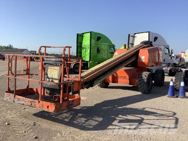 JLG 600S Telescopic boom lifts