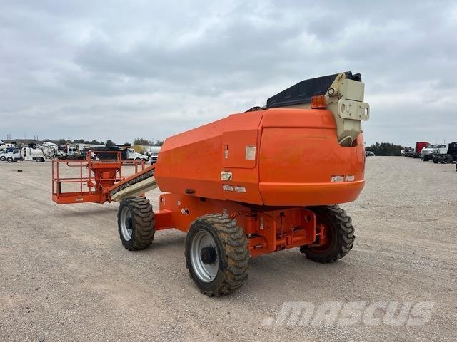JLG 600S Telescopic boom lifts