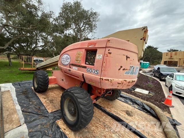 JLG 600S Telescopic boom lifts