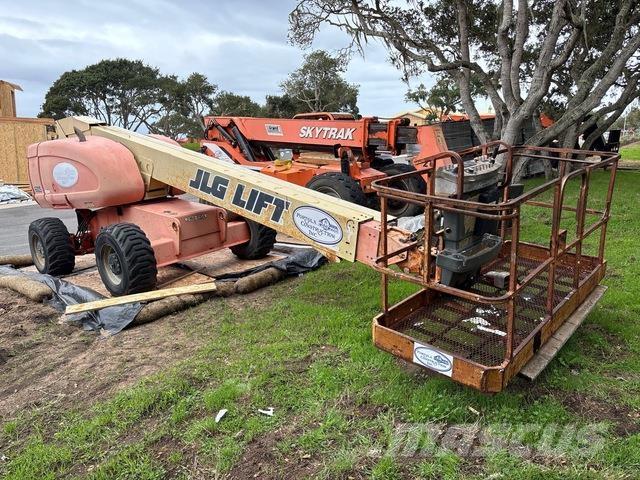 JLG 600S Telescopic boom lifts