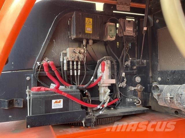 JLG 660SJ Telescopic boom lifts