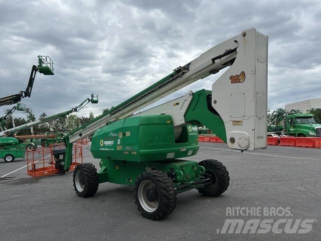 JLG 800A Articulated boom lifts
