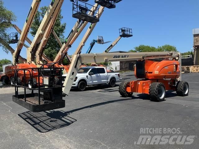 JLG 800A Articulated boom lifts