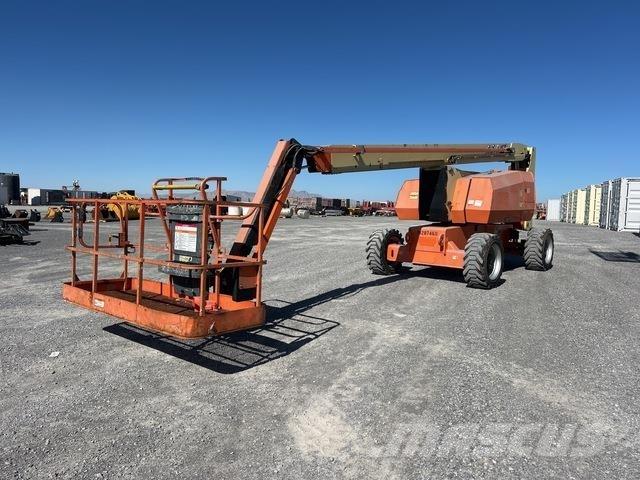 JLG 800AJ Articulated boom lifts