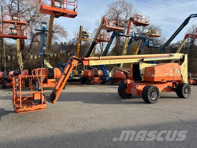 JLG 800AJ Articulated boom lifts