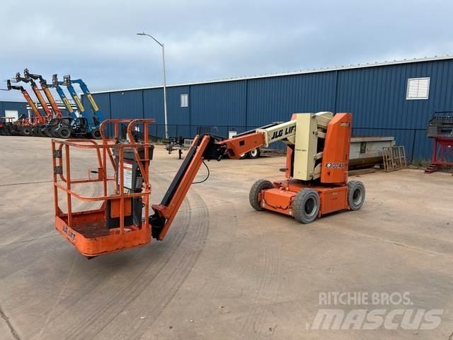 JLG E300AJP Articulated boom lifts