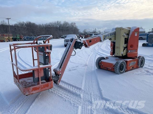 JLG E300AJP Articulated boom lifts
