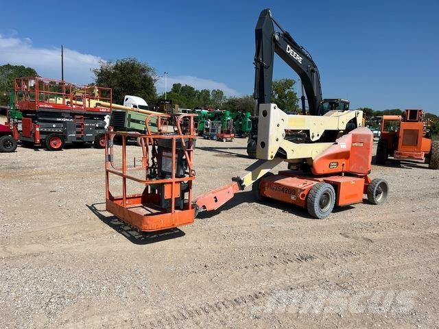 JLG E400AN Articulated boom lifts