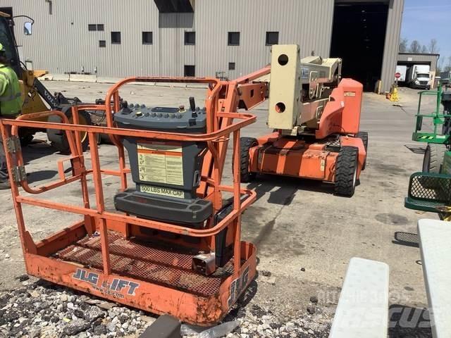 JLG E450AJ Articulated boom lifts