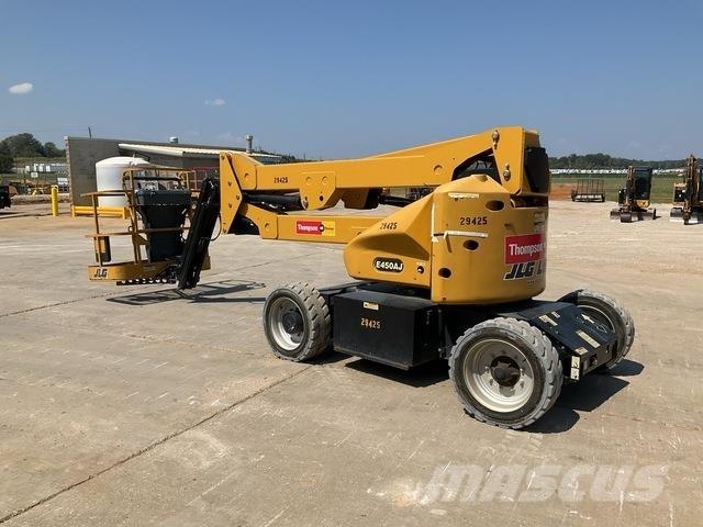 JLG E450AJ Articulated boom lifts