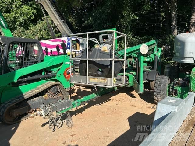 JLG T350 Trailer mounted platforms