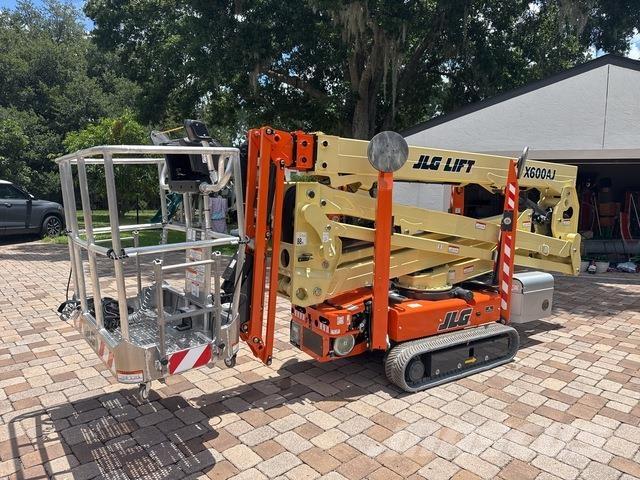JLG X600AJ Articulated boom lifts