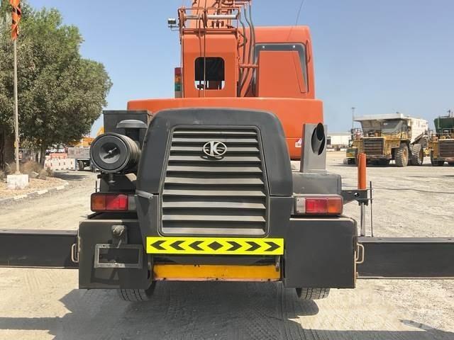 Kato KR10H Rough terrain cranes
