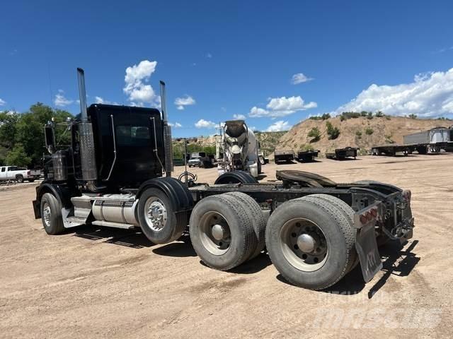 Kenworth T-800 Prime Movers