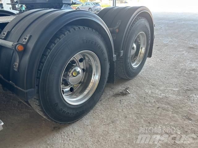Kenworth T409 Prime Movers