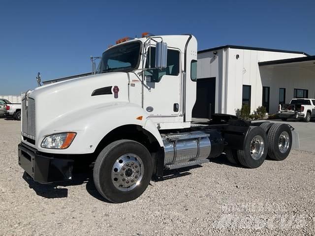 Kenworth T440 Prime Movers