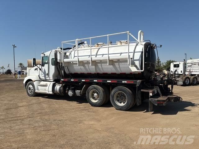 Kenworth T660 Commercial vehicle