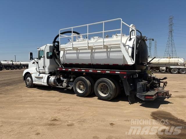 Kenworth T660 Commercial vehicle