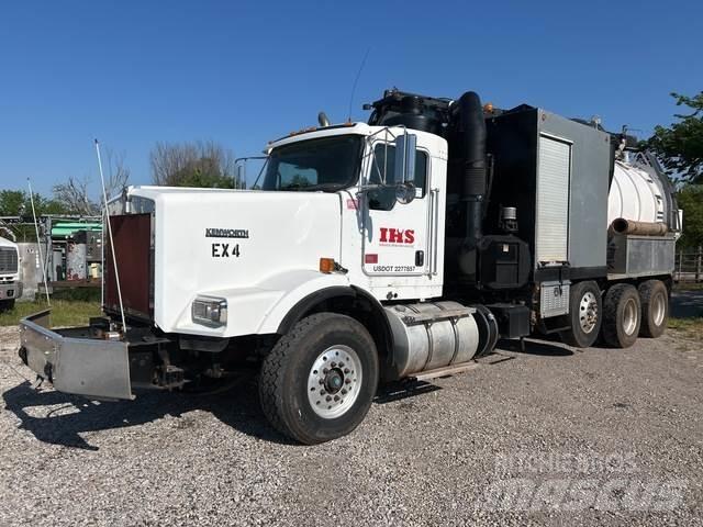 Kenworth T800 Crawler excavators