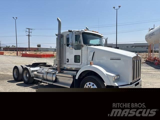Kenworth T800 Prime Movers