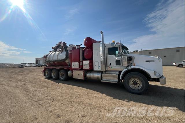 Kenworth T800 Crawler excavators