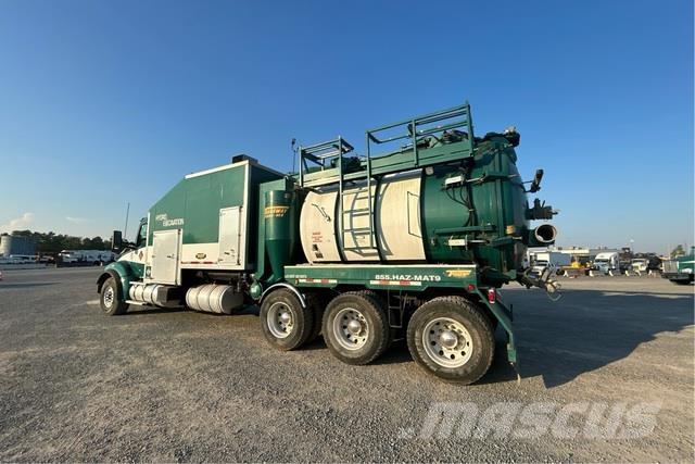 Kenworth T880 Crawler excavators