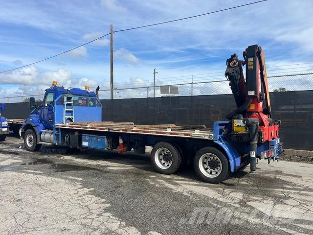 Kenworth T880 Truck mounted cranes