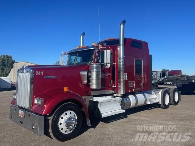 Kenworth W900 Prime Movers