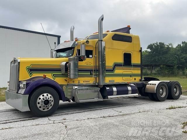 Kenworth W900 Prime Movers