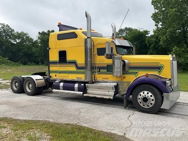 Kenworth W900 Prime Movers