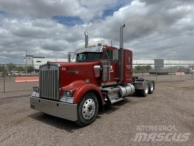 Kenworth W900 Prime Movers