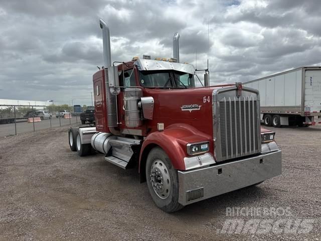 Kenworth W900 Prime Movers