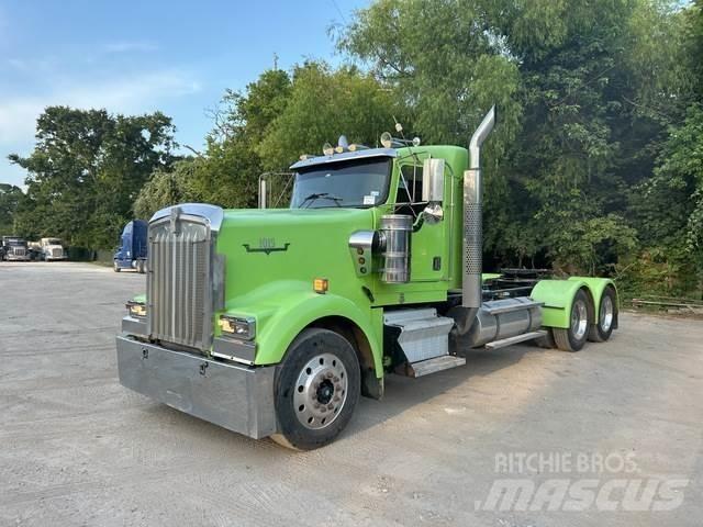 Kenworth W900 Prime Movers