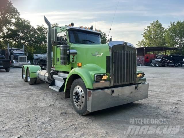 Kenworth W900 Prime Movers